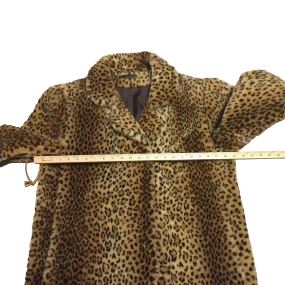 Mob Wives Faux Fur Leopard Print Tan-Black Latch Hook Eye Closure Warm Chic L - Picture 12 of 13